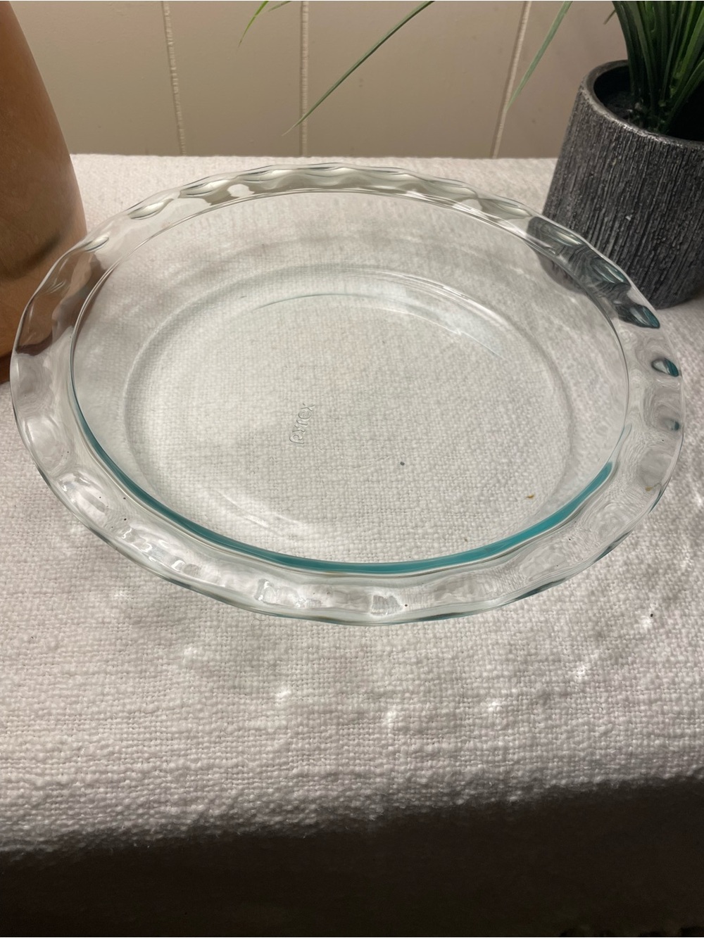 Pyrex Clear Glass Pie Plate with Scalloped Rim (pre-owned)